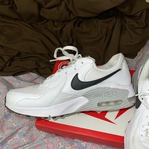 Womens Nike Air MAX shoes